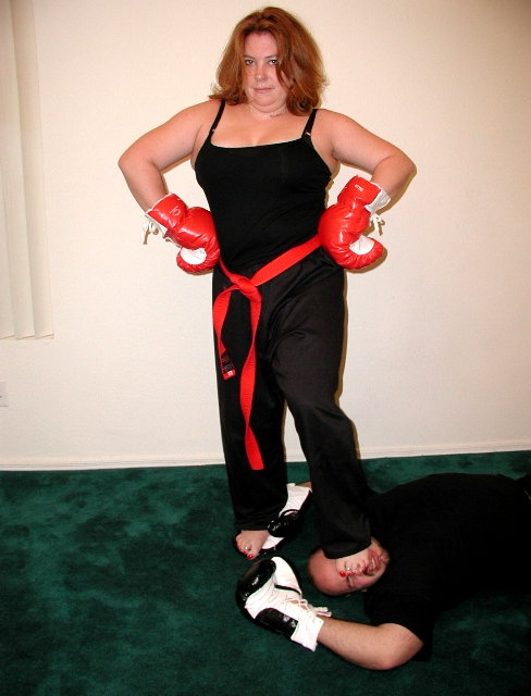 Mistress wrestling kicking